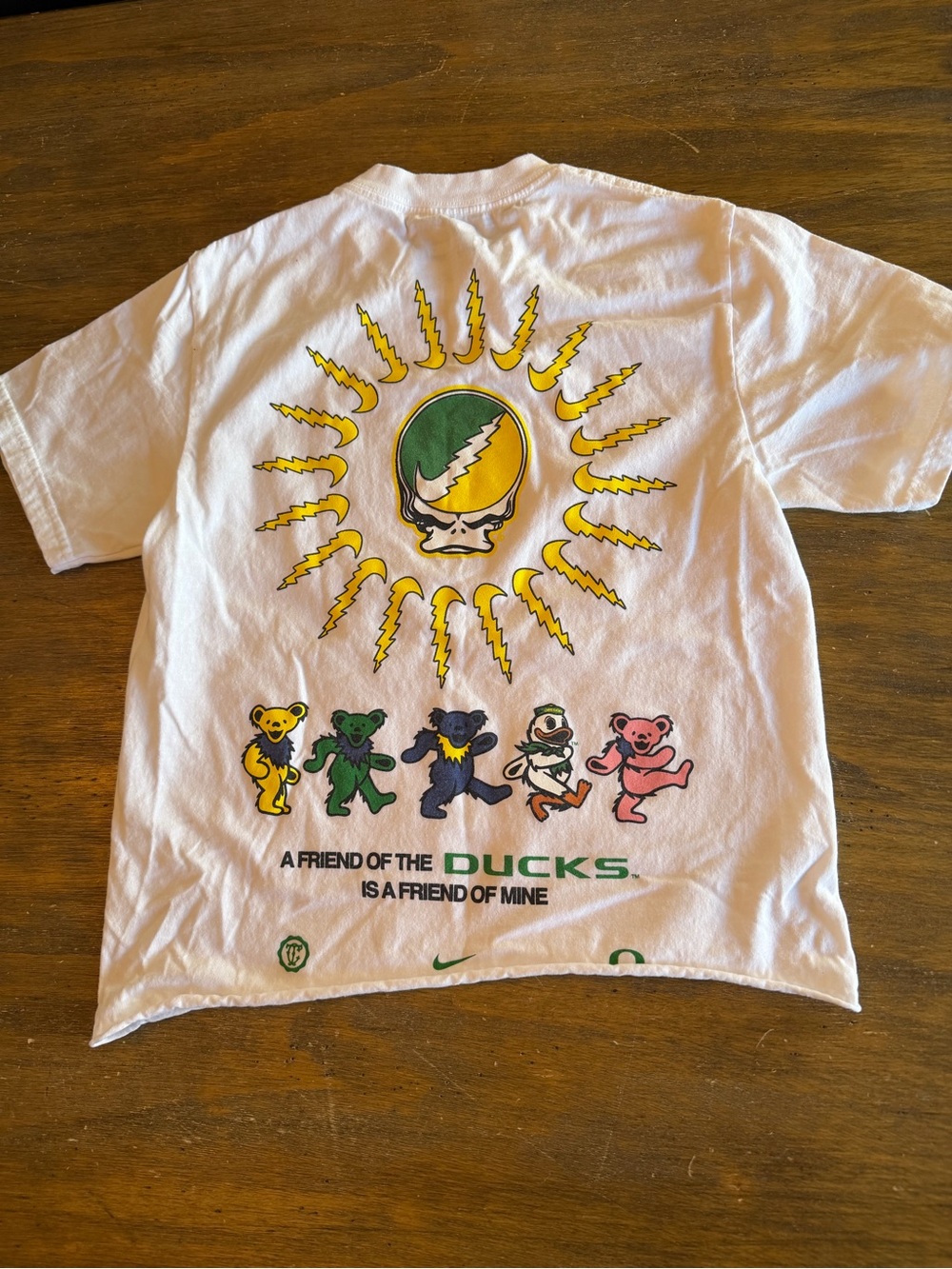 Grateful Dead x Oregon Ducks White Graphic Tee women small cropped